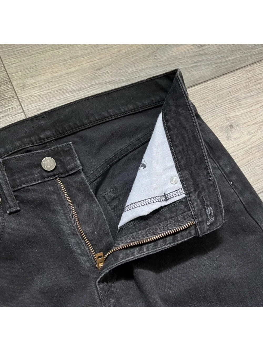 Vintage Levi's Men's 31x32 559 Relaxed Straight Jeans Black Wash Denim Y2K